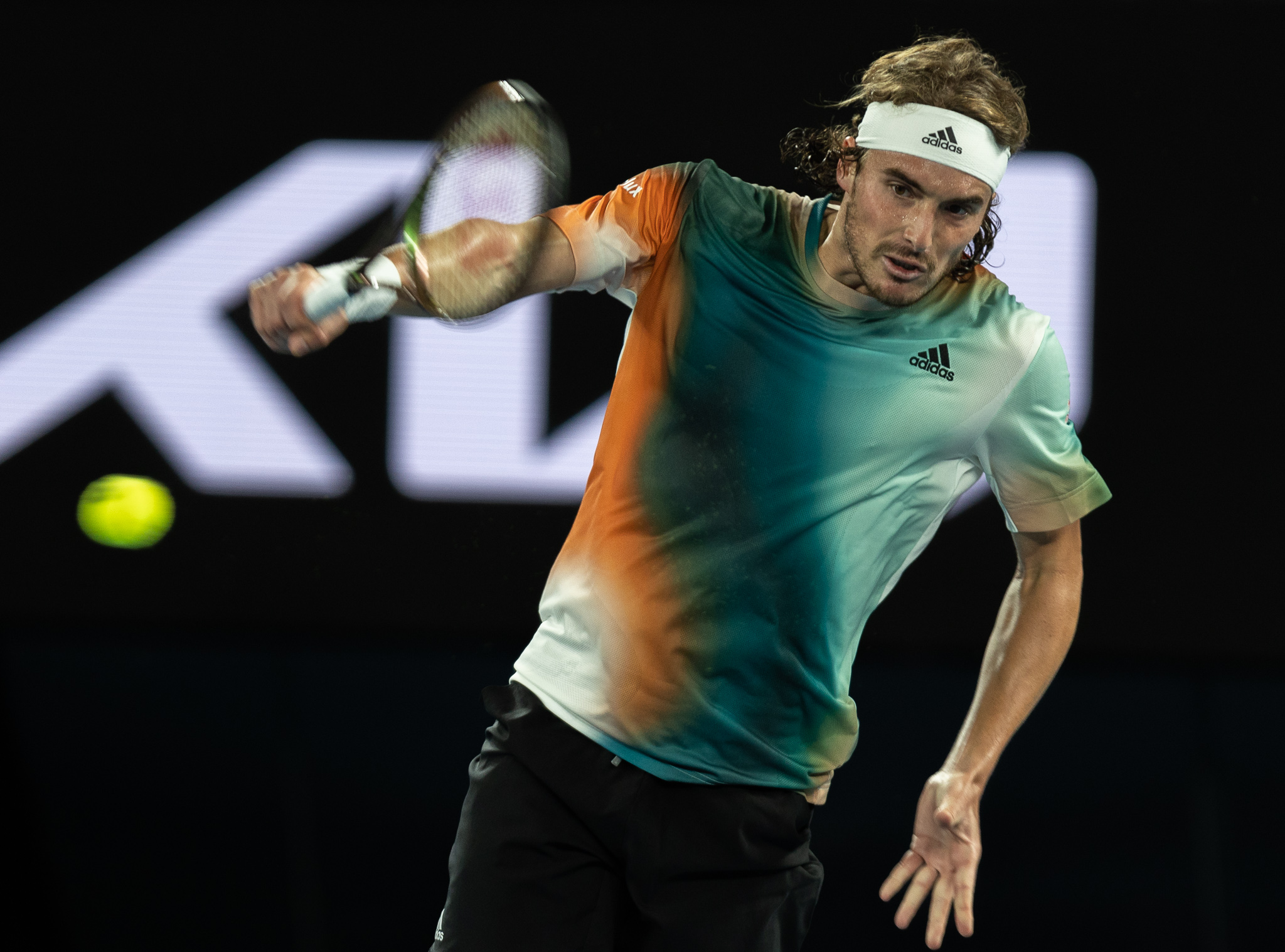 澳大利亚网球队完胜欧洲网球队，西西帕斯高光表现的简单介绍