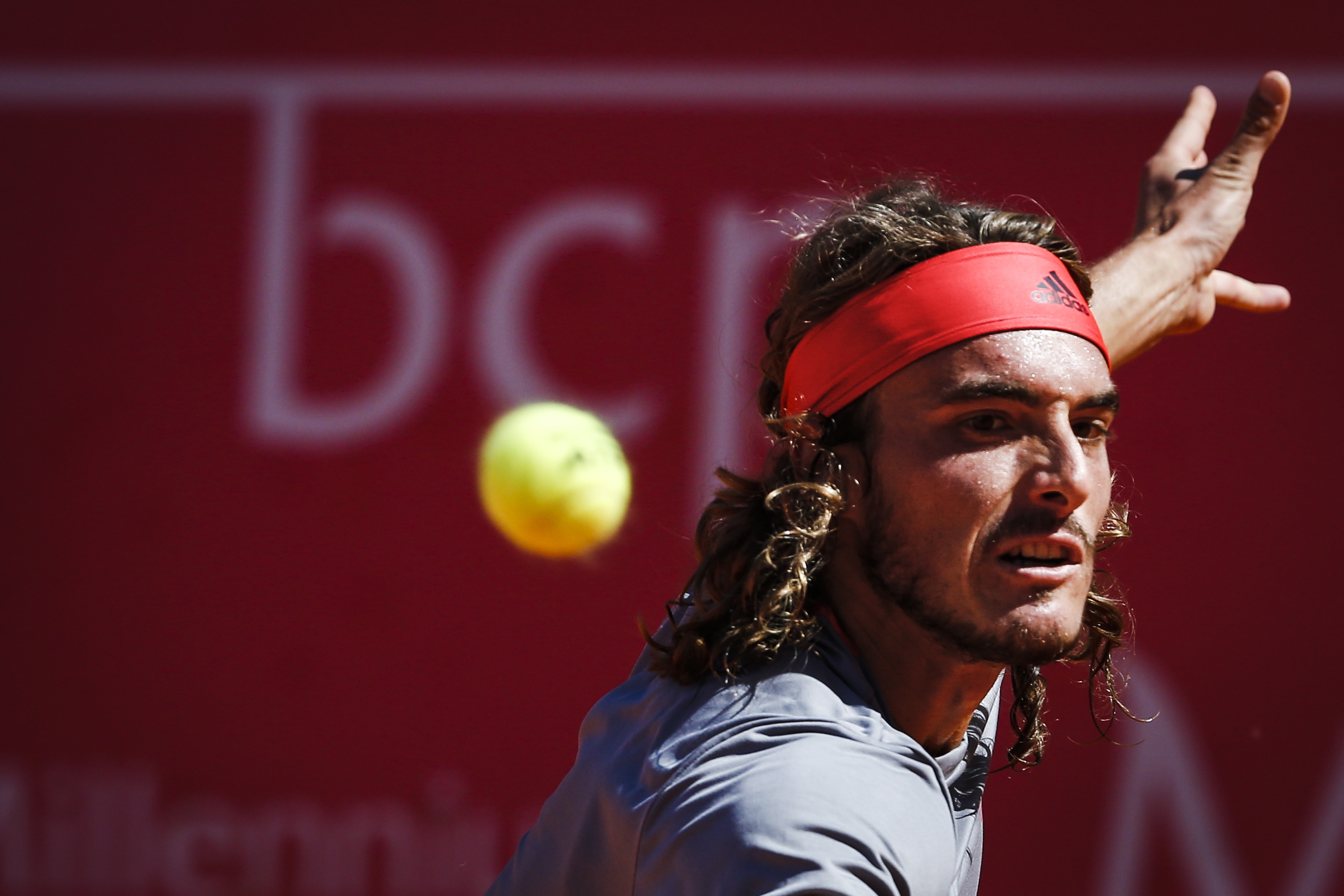 澳大利亚网球队完胜欧洲网球队，西西帕斯高光表现的简单介绍