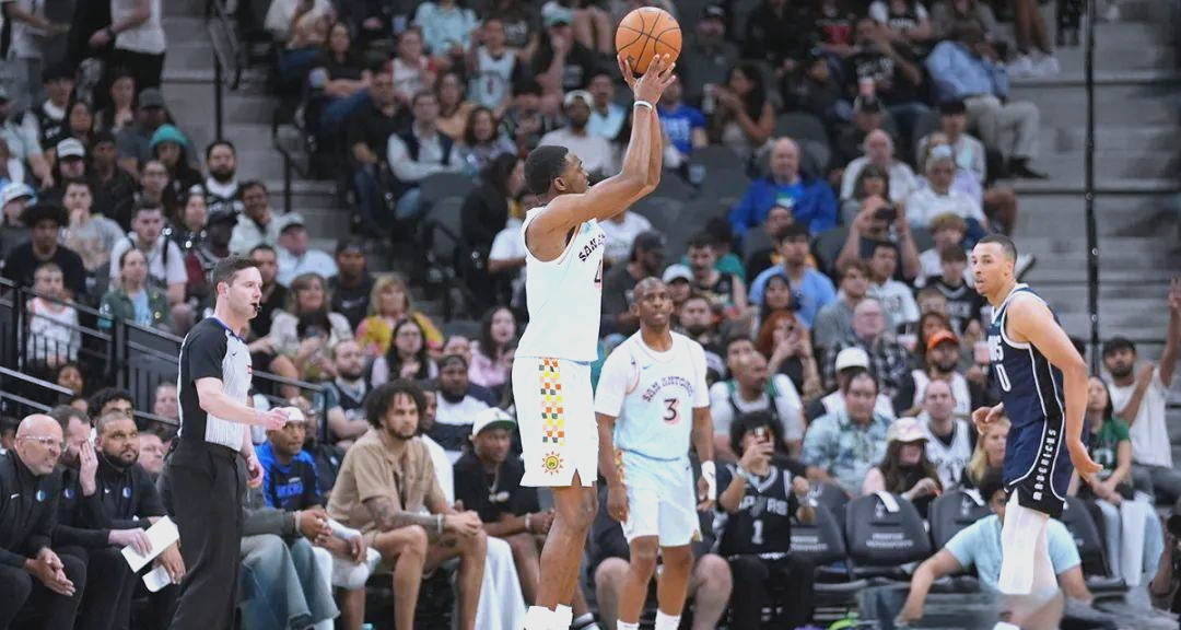 马刺完胜热火B队,福克斯一己之力扛起全队的简单介绍 马刺完胜热火B队,福克斯一己之力扛起全队的简单介绍