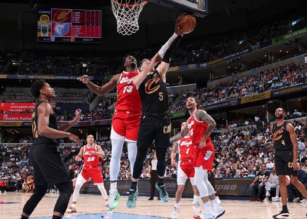 包含马刺绝地反击掘金，莫兰特三分雨点燃全场的词条