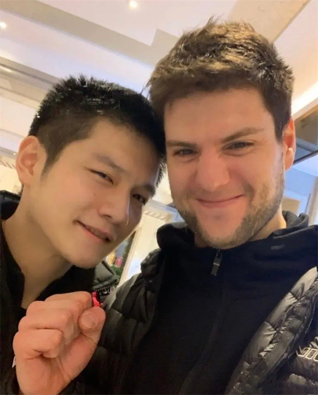 韩国乒乓球队鏖战德国乒乓球队，奥恰洛夫送出助攻的简单介绍