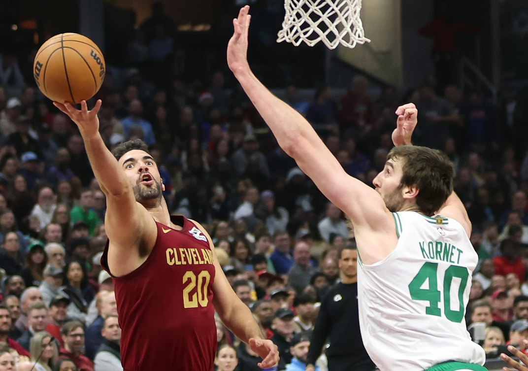 太阳鏖战深圳队，塔图姆带队取胜