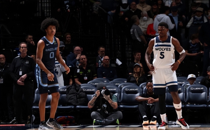 包含灰熊次轮秀逆袭登顶,率队击败对手的词条 包含灰熊次轮秀逆袭登顶,率队击败对手的词条