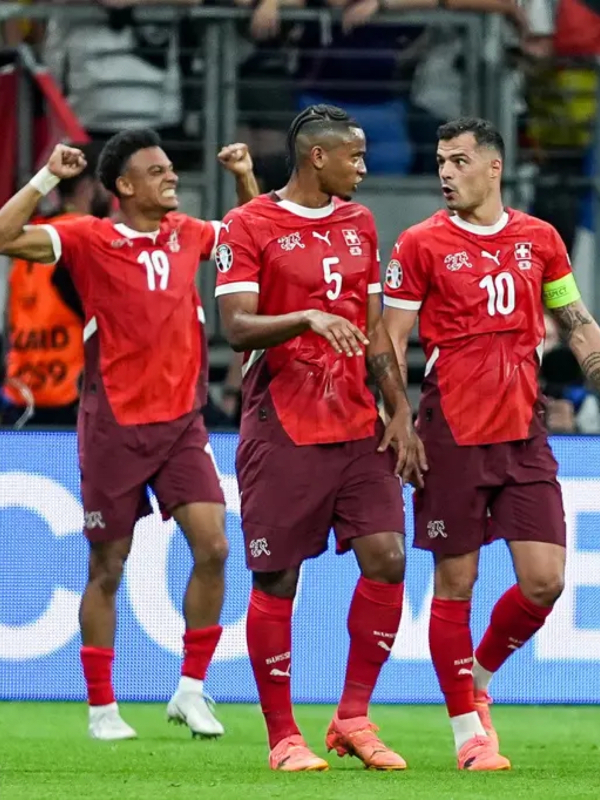 包含备战欧洲杯预选赛，各队严阵以待的词条