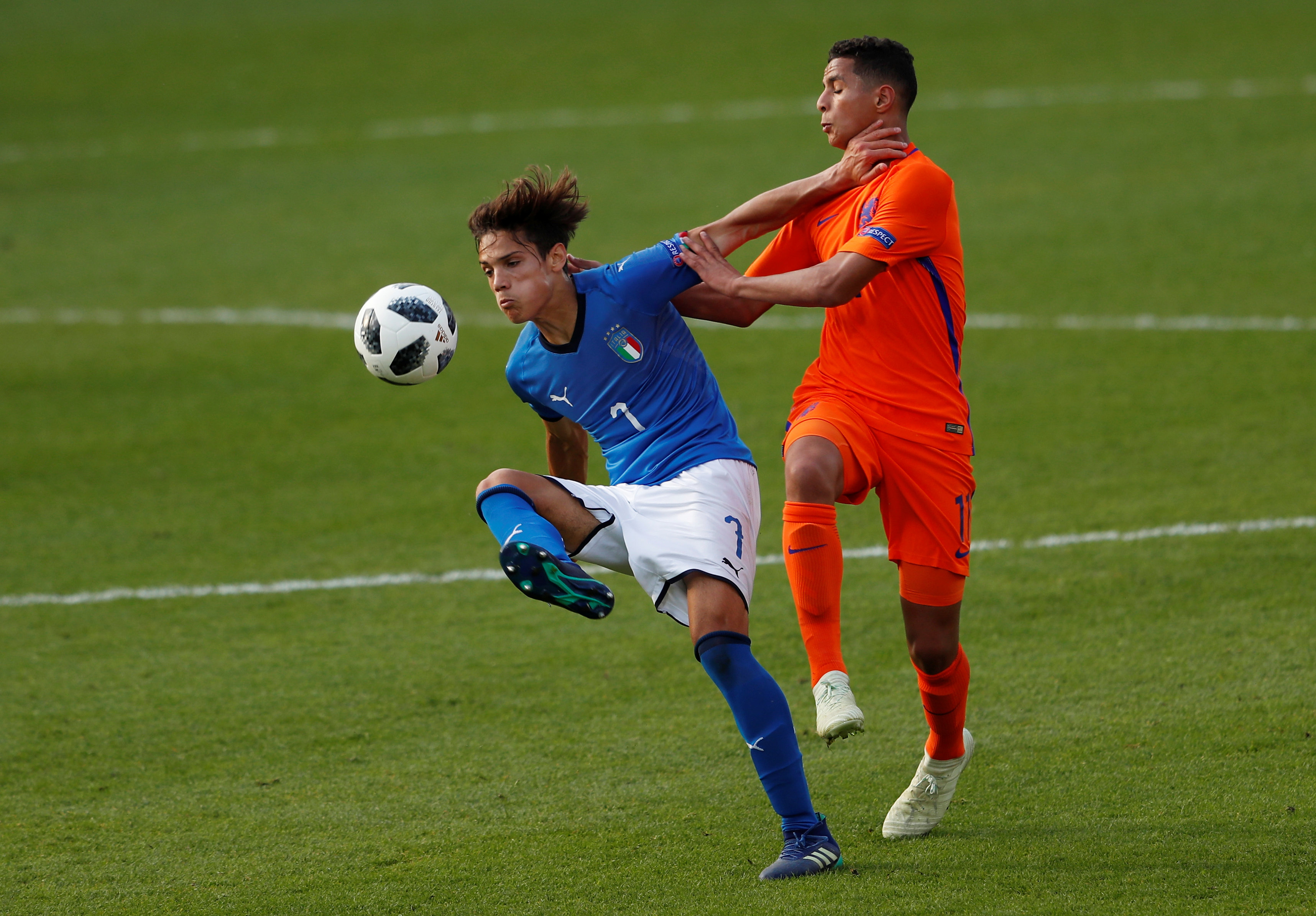 荷兰U队努力备战青年锦标赛的简单介绍