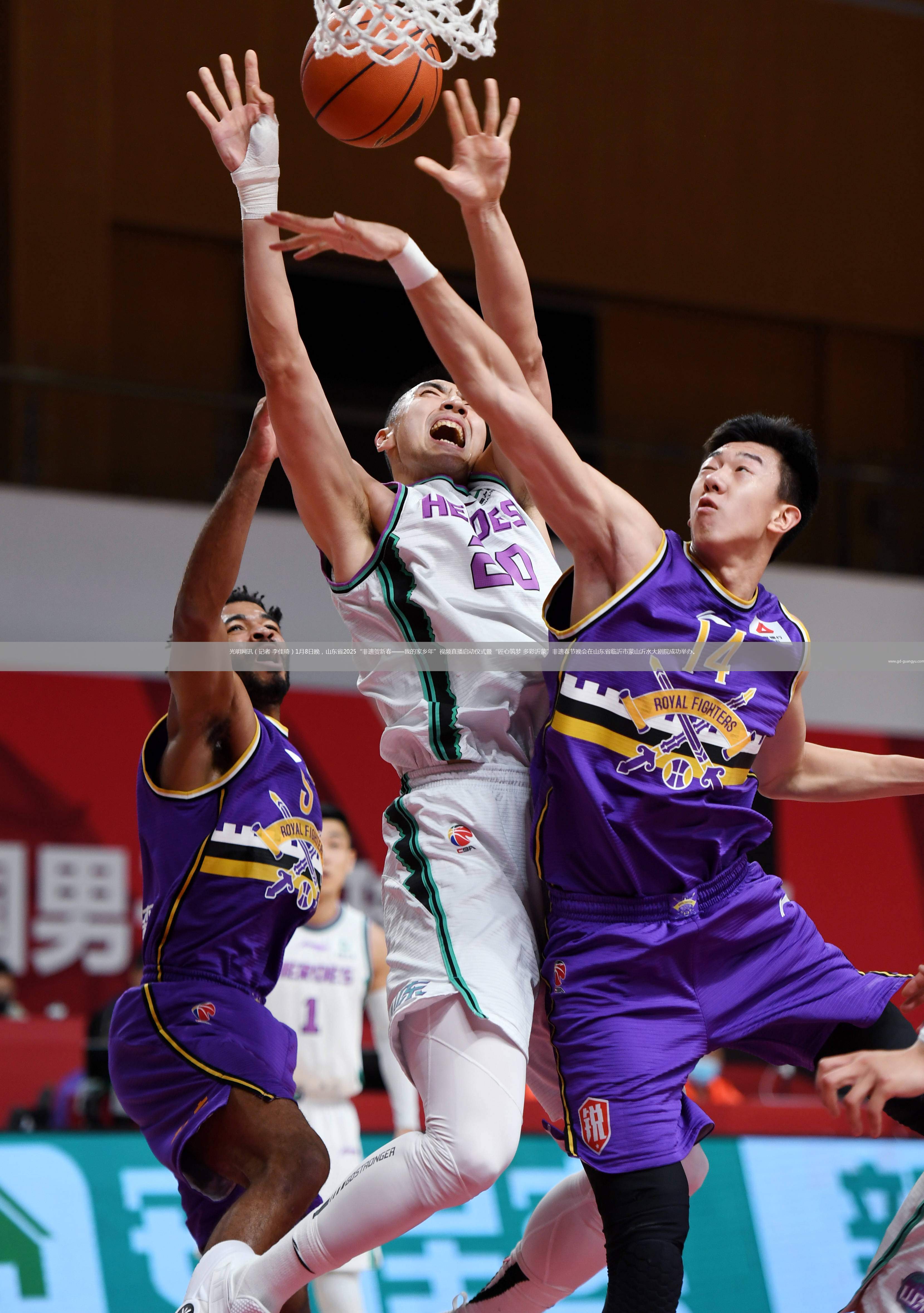 美因茨在客场击败弗赖堡，获得宝贵胜利的简单介绍