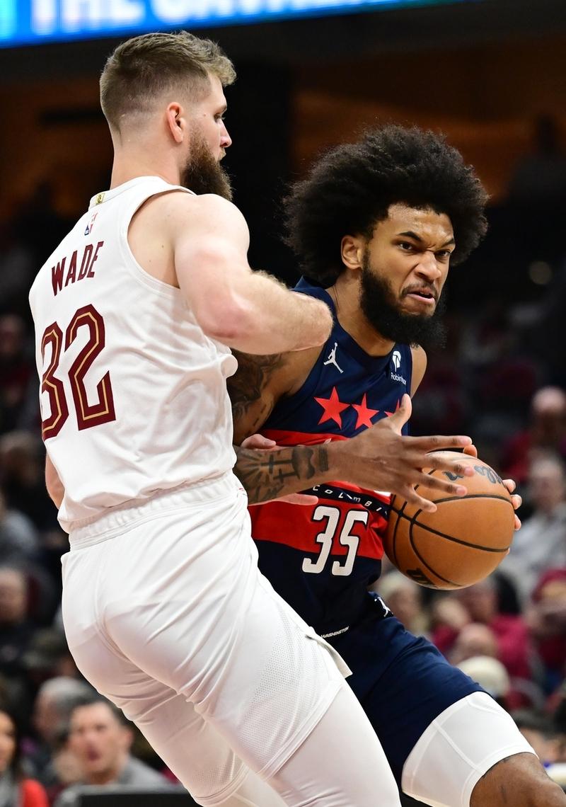 雄鹿客场惨败骑士，遭遇败仗