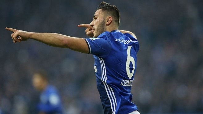 关于沙尔克战平法兰克福,保持不败势头的信息 关于沙尔克战平法兰克福,保持不败势头的信息