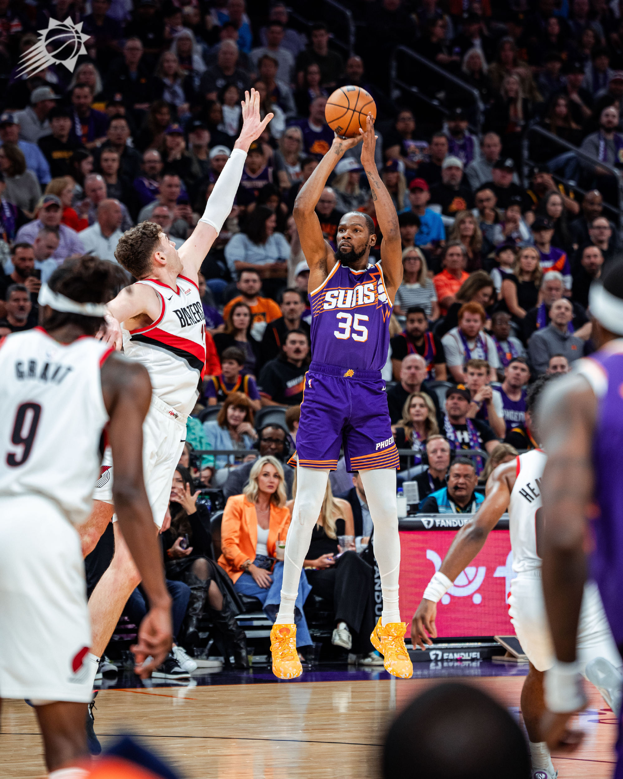 关于开拓者客场大胜独行侠，抢占先机的信息