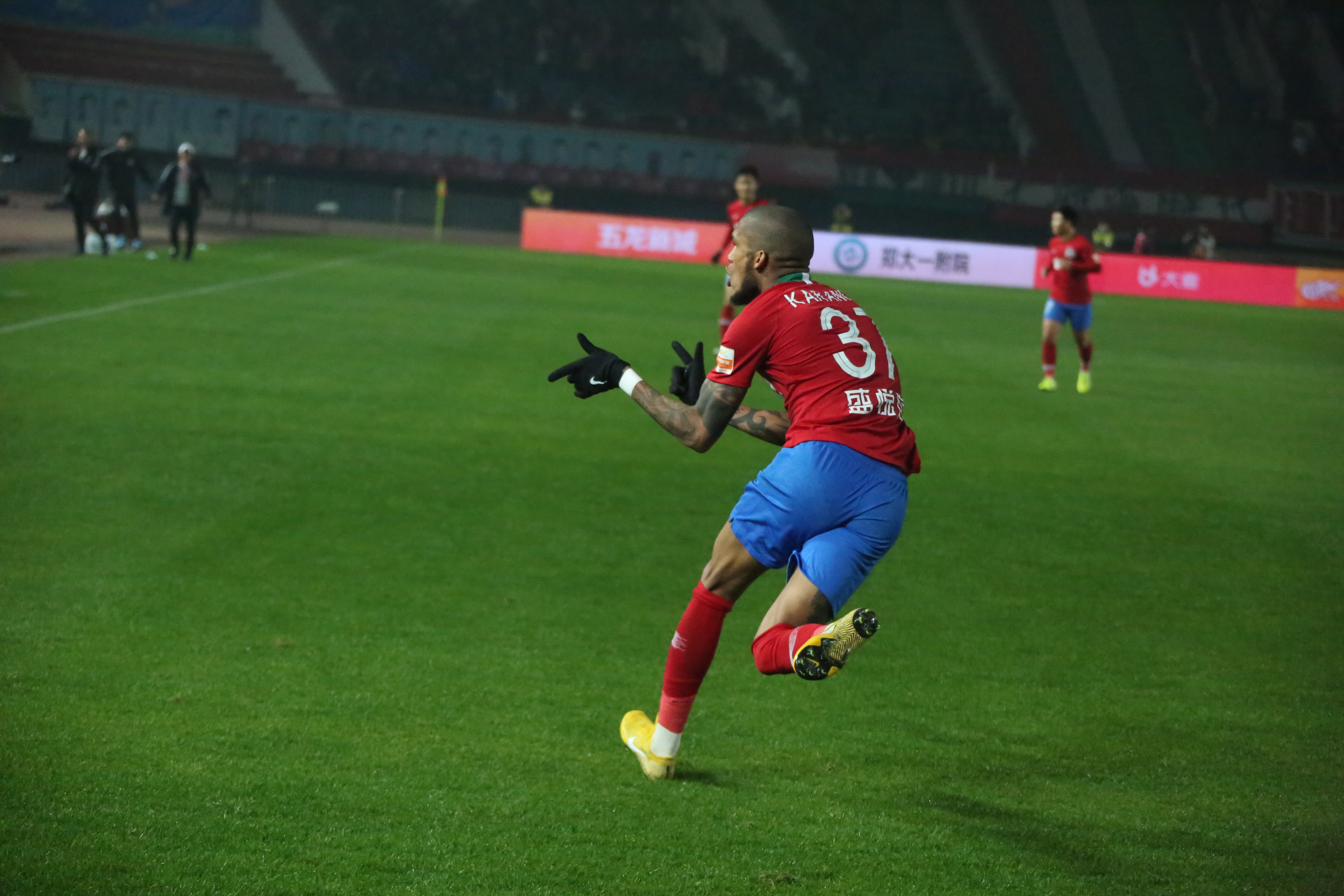 关于建业队员精彩发挥，成功获胜的信息