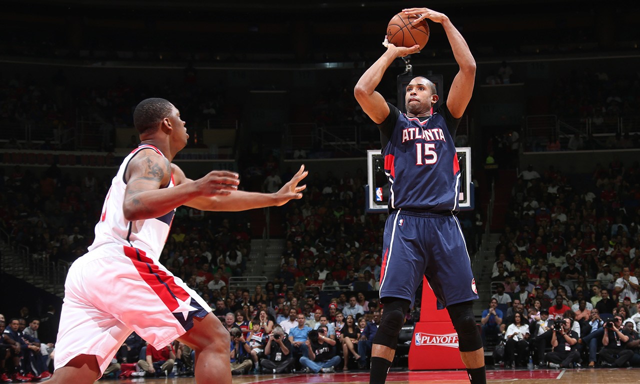 包含老鹰队控卫杨发挥锋芒展现领袖风范的词条