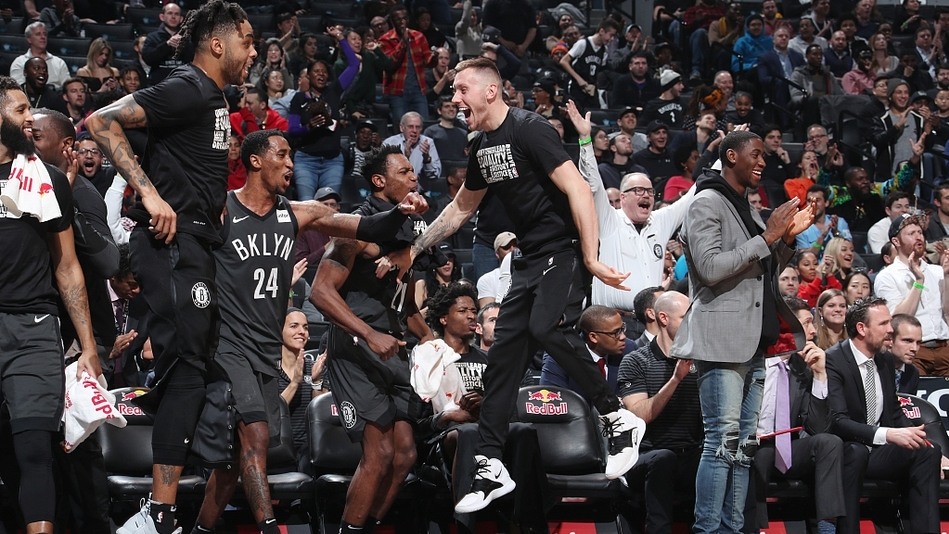 魔术鏖战篮网，麦科勒姆惊艳四座