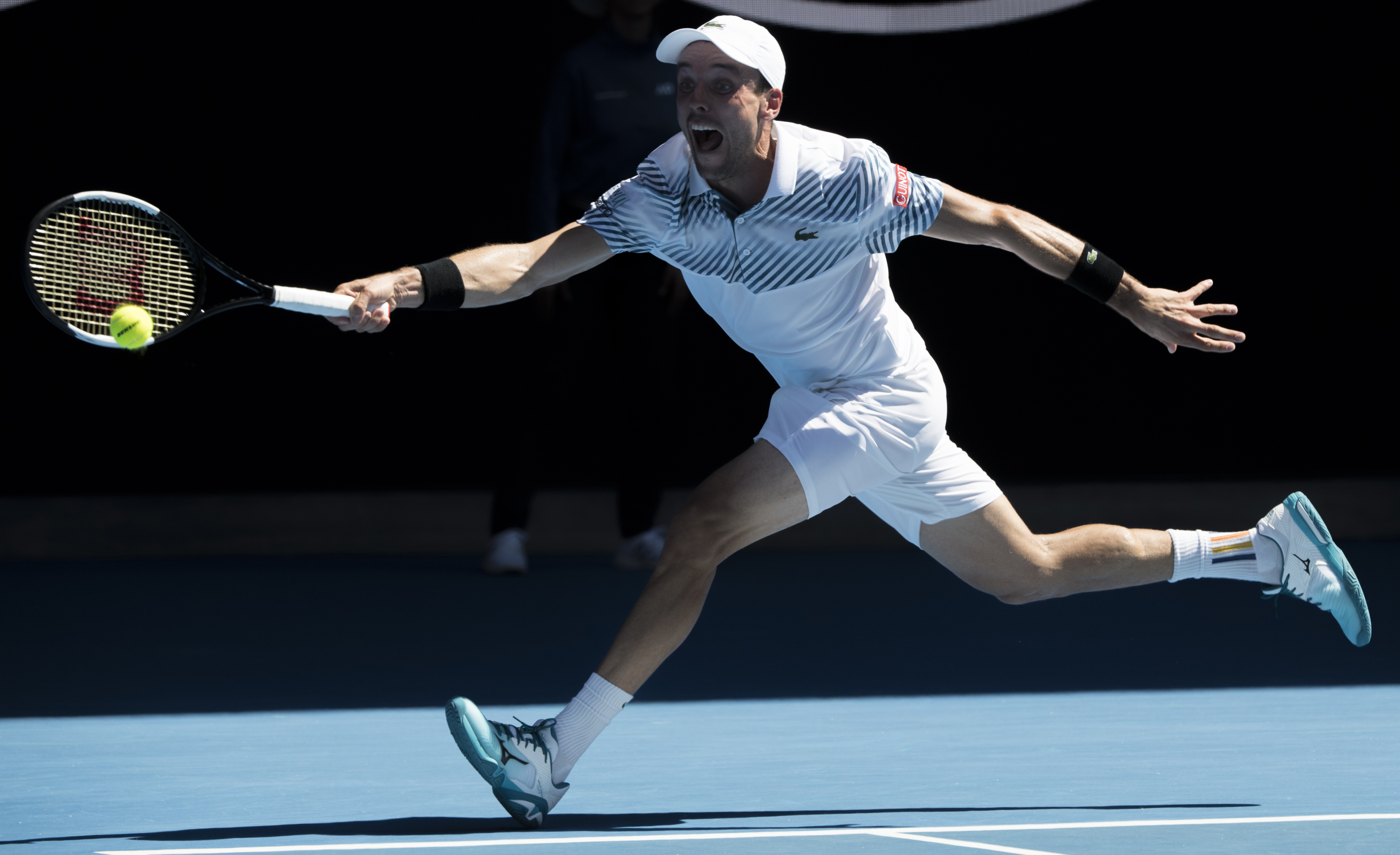 澳网轻取温网，西西帕斯惊艳四座