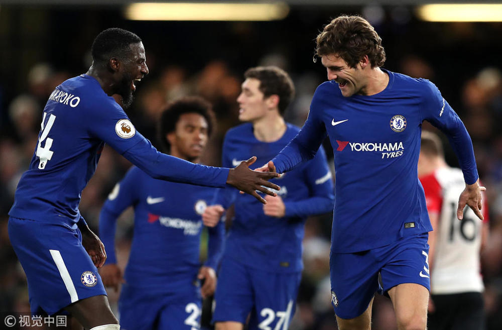 关于哈斯车队险胜梅赛德斯，阿隆索统治全场的信息