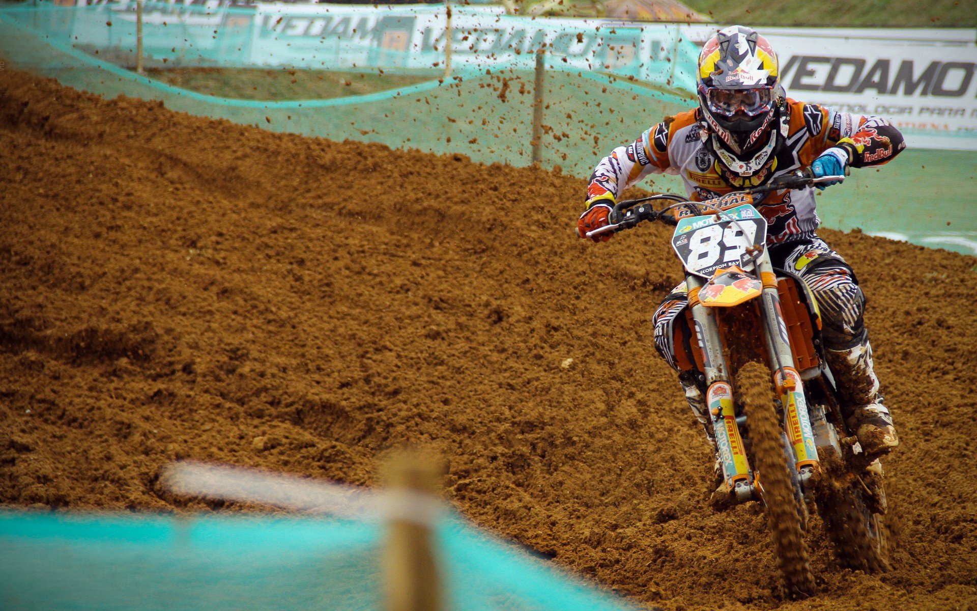 欧冠淘汰赛之夜,西亚卡姆完成里程碑,篮球与足球的跨界共鸣