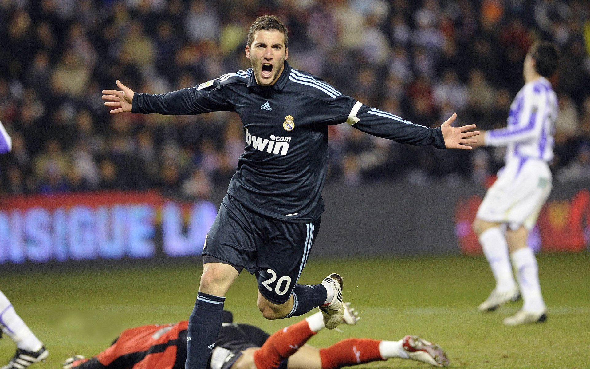 2026世界杯之夜,当伦纳德踏上全球舞台,越大越强