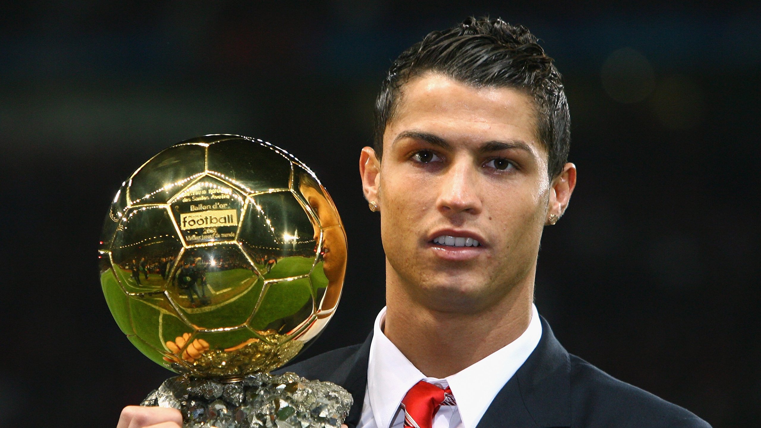 绿茵场上的双重奏，梅西王者归来，佛罗伦萨掀翻欧联霸主