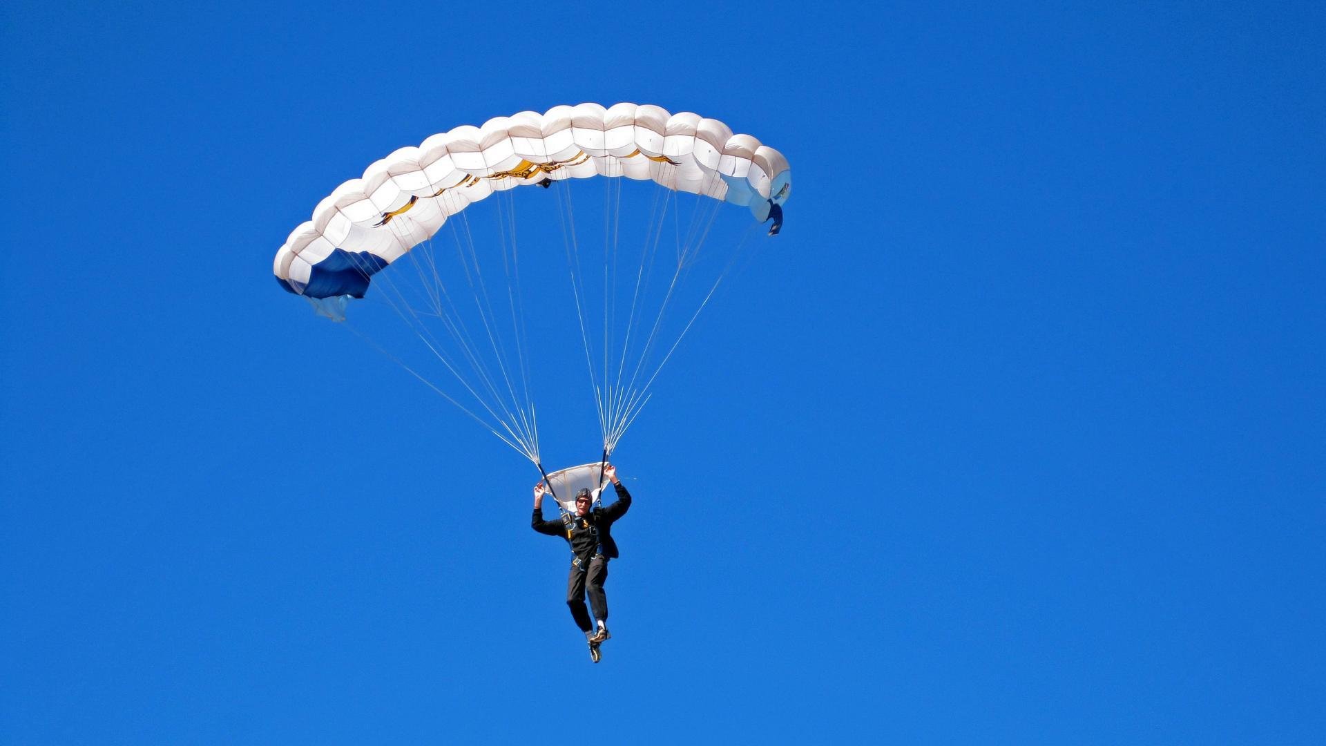 跨界奇迹日,京多安F1街道赛称王,新西兰加时绝杀勒沃库森