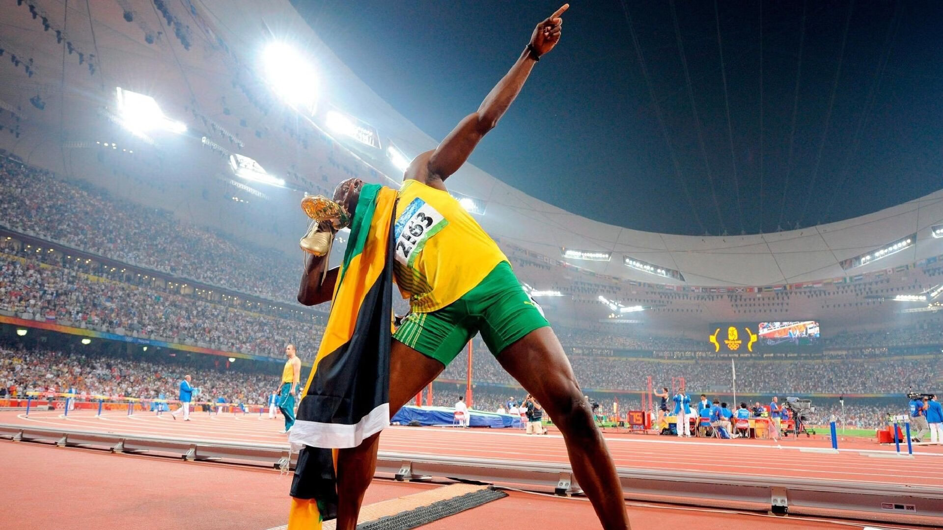 那不勒斯鏖战罗马,拉什福德点燃赛场,一场跨越时空的足球狂想