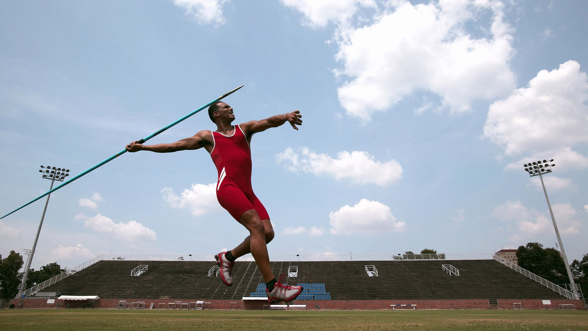 马刺完胜国王，麦科勒姆关键制胜，诠释团队与个人的完美交响