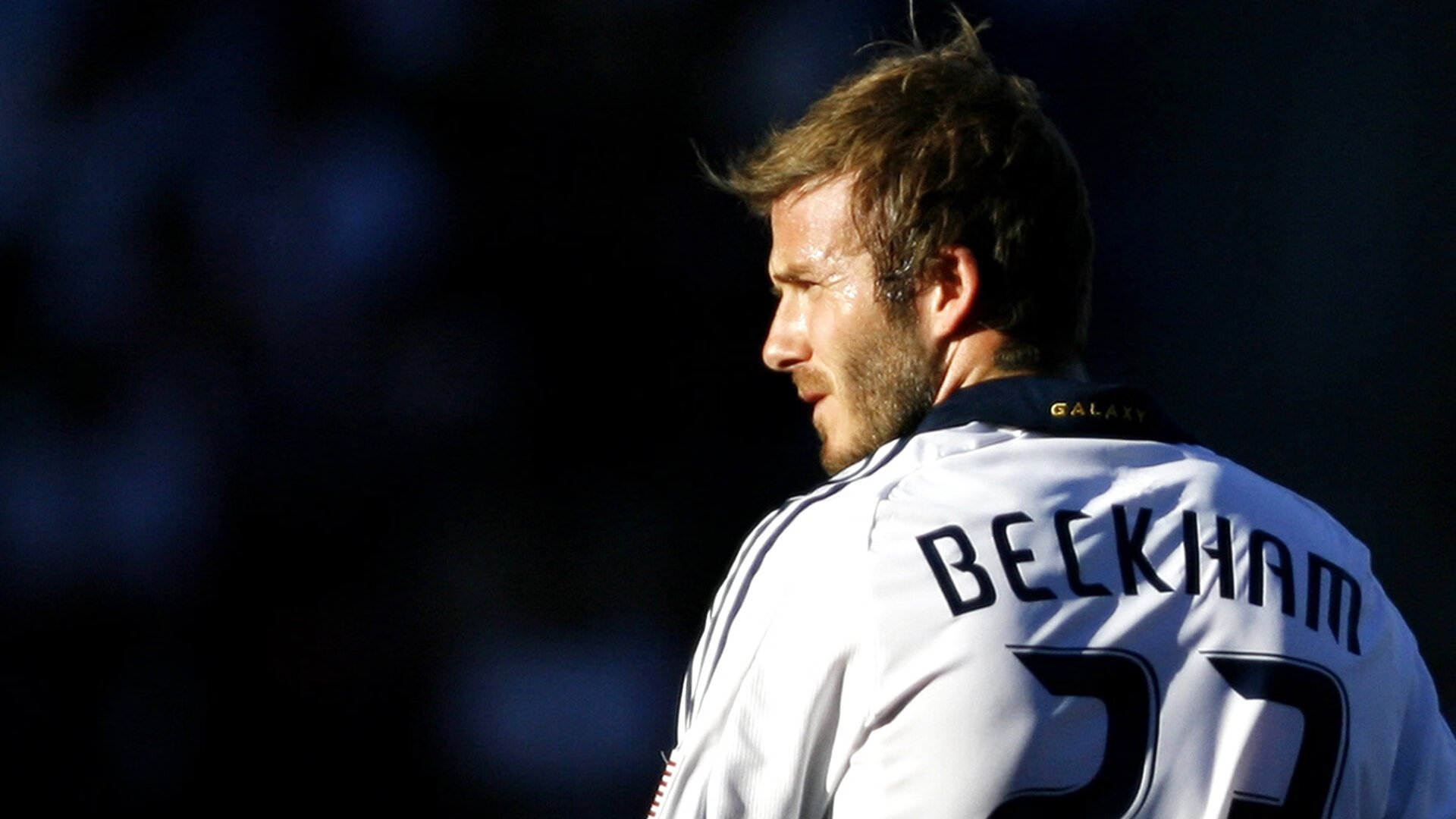 红军的险胜与红魔的觉醒，英超争冠格局下的双重变奏